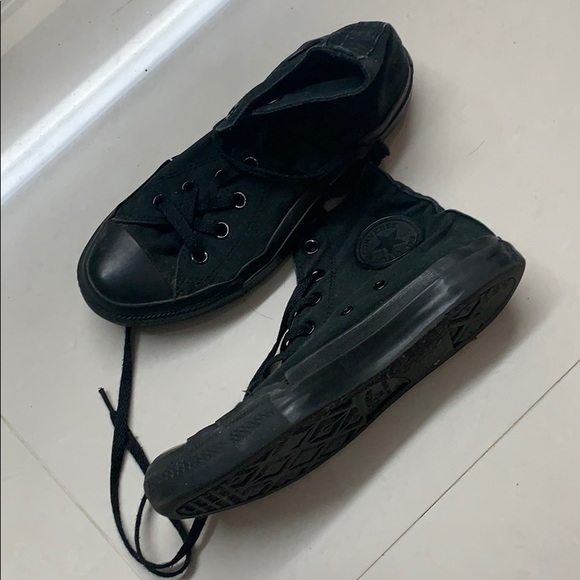 black converse faded